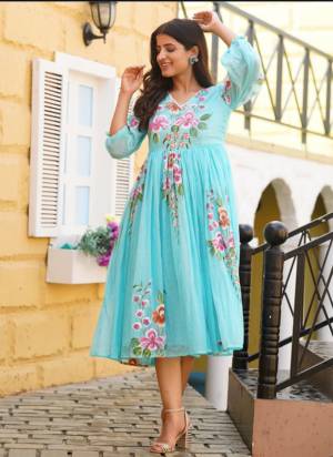 Attrective Looking These Beautiful Looking Readymade Long Kurti.These Kurti Are Kota Checks Fabricated.Its Beautified With Designer Digital Floral Printed.