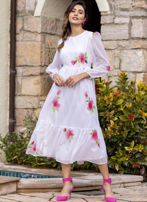 Attrective Looking These Beautiful Looking Readymade Long Kurti.These Kurti Are Kota Checks Fabricated.Its Beautified With Designer Digital Floral Printed.