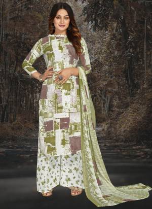 Attrective These Suit in Fine Colored Pair With Bottom And Dupatta.These Top Are Italian Crepe And Dupatta Are Fabricated On Georgette Pair With Italian Crepe Bottom.Its Beautified With Designer Digital Printed.