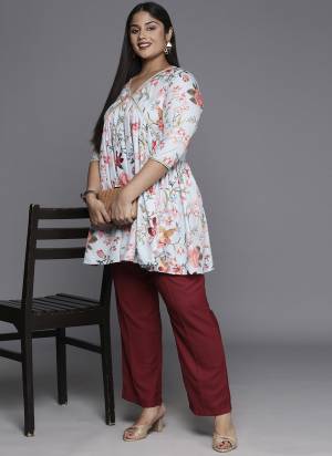 Grab These Beautiful Looking Readymade Big Size Kurti.These Kurti is Fabricated On Crepe.Its Beautified With Designer Printed.