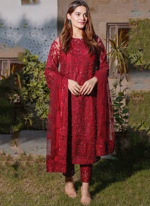 Attrective These Designer Suit in Fine Colored Pair With Bottom And Dupatta.These Top And Dupatta Are Fabricated On Faux Georgette Pair With Santoon Bottom.Its Beautified With Santoon Inner.Its Beautified With Heavy Designer Embroidery Work.