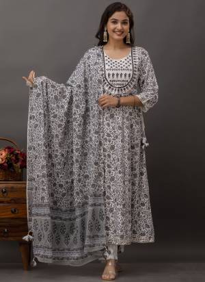 Attrective These Suit in Fine Colored Pair With Bottom And Dupatta.These Top And Bottom Are Fabricated On Rayon Cotton Pair With Cotton Dupatta.Its Beautified With Designer Digital Printed,Embroidery Work.