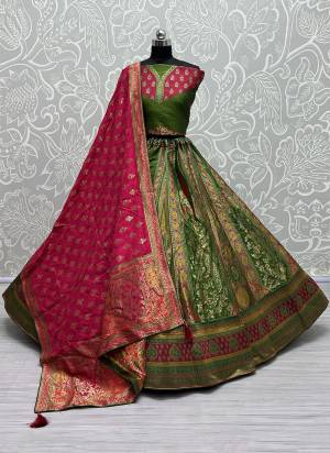 For A Fancy Designer Look,Grab These Lehenga Choli With Dupatta in Fine Colored.These Lehenga And Choli Are Banarasi Silk And Dupatta Are Fabricated On Banarasi Silk Pair.Its Beautified With Heavy Weaving Meenakari Designer With Hand Diamond Work.