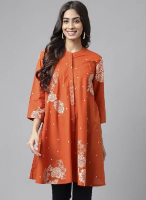 Grab These Beautiful Looking Readymade Kurti.These Kurti is Fabricated On Cotton.Its Beautified With Designer Printed.