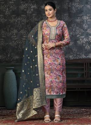 Attrective Looking These Suit in Fine Colored Pair With Bottom And Dupatta.