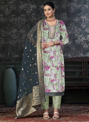 Attrective Looking These Suit in Fine Colored Pair With Bottom And Dupatta.