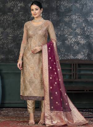 Attrective Looking These Suit in Fine Colored Pair With Bottom And Dupatta.