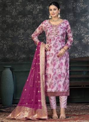 Attrective Looking These Suit in Fine Colored Pair With Bottom And Dupatta.