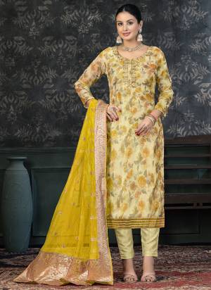 Attrective Looking These Suit in Fine Colored Pair With Bottom And Dupatta.