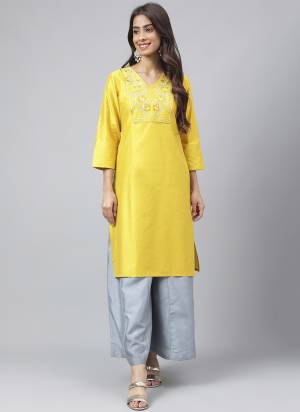 Grab These Beautiful Looking Readymade Kurti.These Kurti is Fabricated On Poly Silk.Its Beautified With Designer Solid With Work.