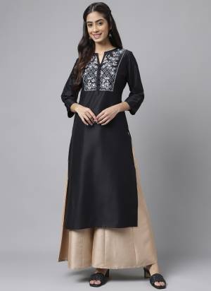 Grab These Beautiful Looking Readymade Kurti.These Kurti is Fabricated On Poly Silk.Its Beautified With Designer Solid With Work.