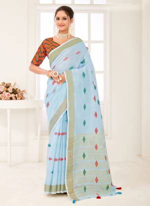 Garb These Party Wear Saree in Fine Colored.These Saree And Blouse is Fabricated On Linen.Its Beautified With Weavon Thread Designer.