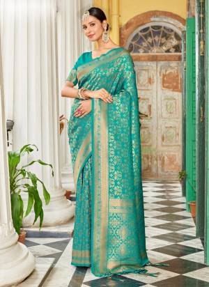 Garb These Party Wear Saree in Fine Colored.These Saree And Blouse is Fabricated On Banarasi Silk.Its Beautified With Weavon Jari Designer.