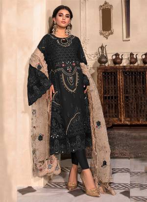 Garb These Designer Suit in Fine Colored Pair With Bottom And Dupatta.These Top And Dupatta Are Fabricated On Organza Pair With Santoon Bottom.Its Beautified With Santoon Inner.Its Beautified With Heavy Designer Embroidery Work.