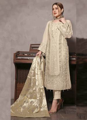 Garb These Designer Suit in Fine Colored Pair With Bottom And Dupatta.These Top And Dupatta Are Fabricated On Faux Georgette Pair With Santoon Bottom.Its Beautified With Santoon Inner.Its Beautified With Heavy Designer Sequance,Thread Embroidery Work.