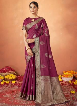 Look Attrective These Designer Party Wear Saree in Fine Light Colored.These Saree Are Tusser Silk And Blouse Tusser Silk is Fabricated.Its Beautified Wevon Jacquard Designer With Embroidery Work.