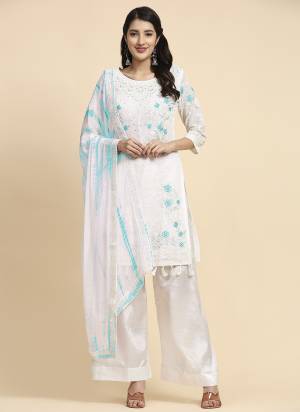 Attrective These Suit in Fine Colored Pair With Bottom And Dupatta.These Top Are Faux Georgette And Bottom Are Fabricated On Santoon Pair With Nazmin Dupatta.Its Beautified With Santoon Inner.Its Beautified With Designer Floral Embroidery Work.