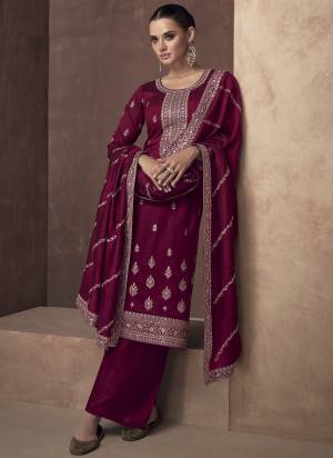 Garb These Designer Suits in Fine Colored Pair With Dupatta.These Top Are Silk And Dupatta Are Fabricated On Silk Pair With Silk Bottom.Its Beautified With Heavy Designer Embroidery Work.