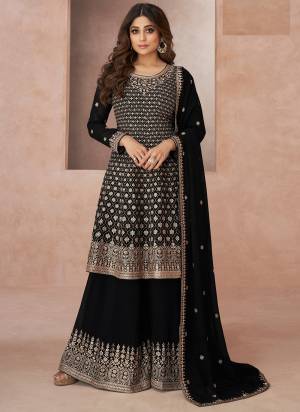 Garb These Designer Plazzo Suits in Fine Colored Pair With Dupatta.These Top And Dupatta Are Fabricated On Georgette Pair With Georgette Bottom.Its Beautified With Heavy Designer Floral Embroidery Work.