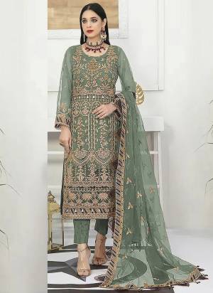 Attrective These Designer Suit in Fine Colored Pair With Bottom And Dupatta.These Top And Dupatta Are Fabricated On Net Pair With Santoon Bottom.Its Beautified With Santoon Inner.Its Beautified With Heavy Designer Embroidery Work.