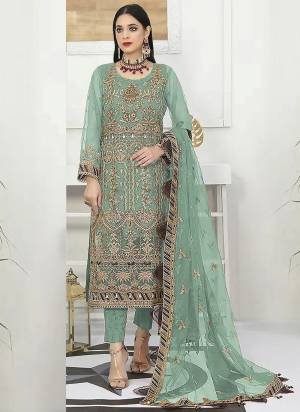 Attrective These Designer Suit in Fine Colored Pair With Bottom And Dupatta.These Top And Dupatta Are Fabricated On Net Pair With Santoon Bottom.Its Beautified With Santoon Inner.Its Beautified With Heavy Designer Embroidery Work.