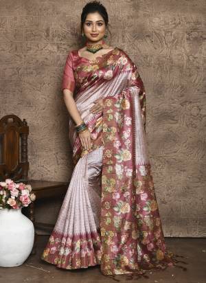 Attrective These Festive Wear Saree in Fine Colored.These Saree And Blouse is Fabricated On Tussar Silk.Its Beautified With Designer Flower Printed.