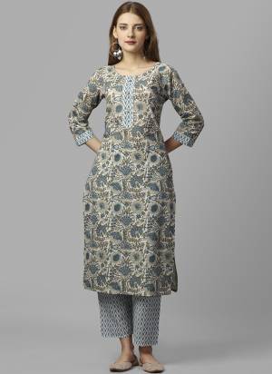 Grab These Beautiful Looking Readymade Kurti With Bottom.These Kurti And Bottom is Fabricated On Cambric Cotton.Its Beautified With Designer Floral Printed.