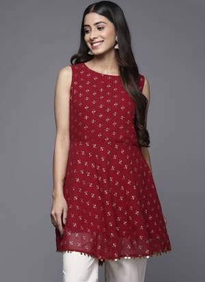 Attrective These Beautiful Looking Readymade Kurti.These Kurti is Fabricated On Georgette.Its Beautified With Designer Designer Printed.