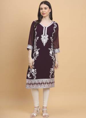 Grab These Beautiful Looking Readymade Long Kurti.These Kurti is Fabricated On Cotton.Its Beautified With Designer Embroidery Work.