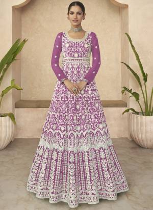 Attrective These Party Wear Anarkali Suit in Fine Colored Pair With Bottom And Dupatta.These Top And Dupatta Are Georgette And Pair With Santoon Bottom.Its Beautified With Santoon Inner.Its Beautified With Heavy Designer Embroidery Work.