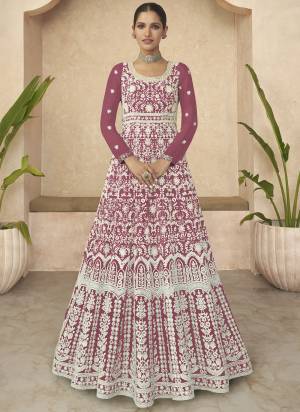 Attrective These Party Wear Anarkali Suit in Fine Colored Pair With Bottom And Dupatta.These Top And Dupatta Are Georgette And Pair With Santoon Bottom.Its Beautified With Santoon Inner.Its Beautified With Heavy Designer Embroidery Work.