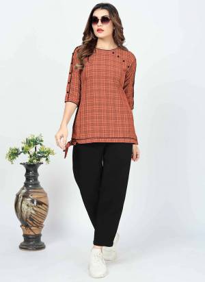 Attrective These Beautiful Looking Readymade Short Kurti.These Kurti is Fabricated On Cotton.Its Beautified With Wevon Lining Designer Hand Work.