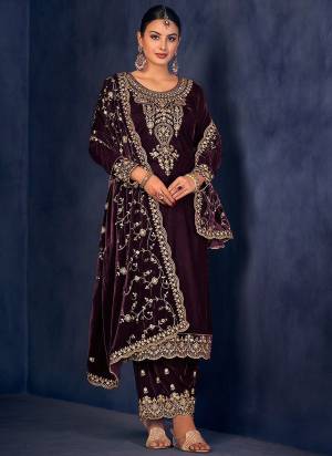 Attrective These Plazzo Suit in Fine Colored Pair With Bottom And Dupatta.These Top And Dupatta Are Fabricated On Velvet Pair With Velvet Bottom.Its Beautified With Heavy Designer Embroidery Work.