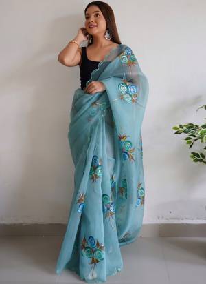 Attrective Looking These Party Wear Saree in Fine Colored.These Saree Are Organza And Blouse is Fabricated On Art Silk.Its Beautified With Designer Hand Foil Printed,Cut Work.