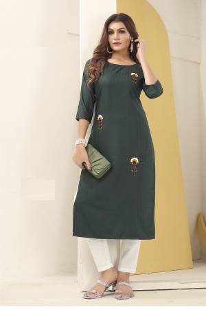 Attrective These Beautiful Looking Readymade Kurti.These Kurti is Fabricated On Viscose Silk.Its Beautified With Designer Handmade Embroidery Work.