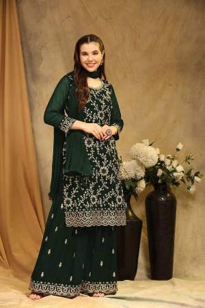 Attrective These Suit in Fine Colored Pair With Bottom And Dupatta.These Top Are Georgette And Bottom Are Fabricated On Faux Georgette Pair With Nazmin Dupatta.Its Beautified With Santoon Inner.Its Beautified With Blooming,Designer Embroidery Work.