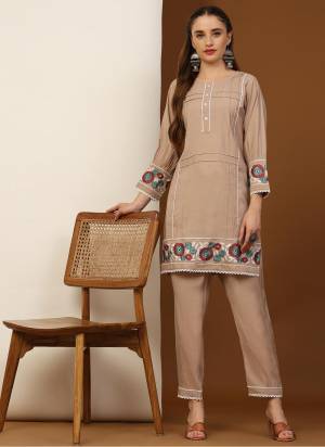 Attrective These Beautiful Looking Readymade Kurti With Bottom.These Kurti And Botton is Fabricated On Silk.Its Beautified With Designer Embroidery Work.