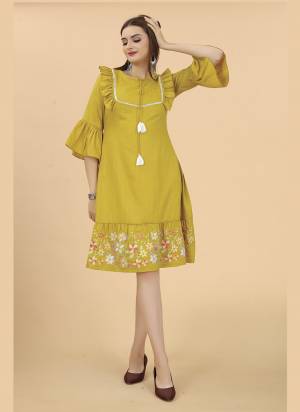 Attrective Looking These Beautiful Looking Readymade Kurti.These Kurti is Fabricated On Viscoce Rayon.Its Beautified With Designer Embroidery Work.