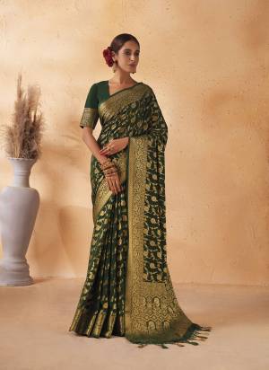 Grab These Festive Wear Saree in Fine Colored.These Saree And Blouse is Fabricated On Georgette.Its Beautified With Heavy Weaving Jari Designer.