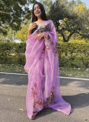 Attrective Looking These Party Wear Saree in Fine Colored.These Saree Are Organza And Blouse is Fabricated On Art Silk.Its Beautified With Designer Floral Hand Work,Lace Border.