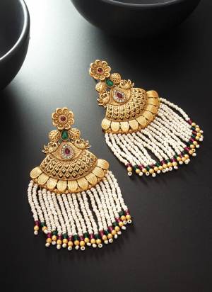 Grab These Beautifil Multy Colored Earring.These Earring is Come Alloy Material And Beautified With Artificial Beads And Stone Work.