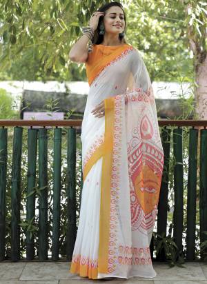 Attrective These Fastival Wear Saree in Fine Colored.These Saree And Blouse is Fabricated On Linen.Its Beautified With Designer Digital Printed.