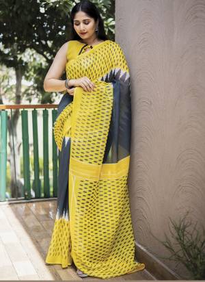 Attrective These Fastival Wear Saree in Fine Colored.These Saree And Blouse is Fabricated On Linen.Its Beautified With Designer Digital Printed.