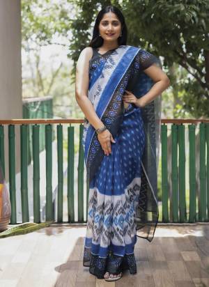 Attrective These Fastival Wear Saree in Fine Colored.These Saree And Blouse is Fabricated On Linen.Its Beautified With Designer Digital Printed.