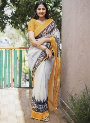 Attrective These Fastival Wear Saree in Fine Colored.These Saree And Blouse is Fabricated On Linen.Its Beautified With Designer Digital Printed.