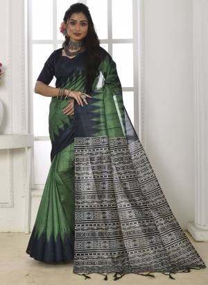 Garb These Festive Wear Saree in Fine Colored.These Saree And Blouse is Fabricated On Soft Tussar Silk.Its Beautified With Designer Temple Printed.