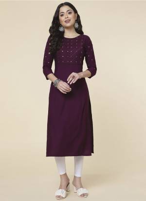 Grab These Beautiful Looking Readymade Kurti.These Kurti is Fabricated On Rayon.Its Beautified With Designer Mirror Embroidery Work.