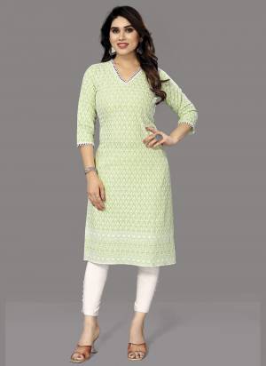 Attrective These Beautiful Looking Readymade Kurti.These Kurti is Fabricated On Chiffon.Its Beautified With Designer Chikan Thread Embroidery Work.