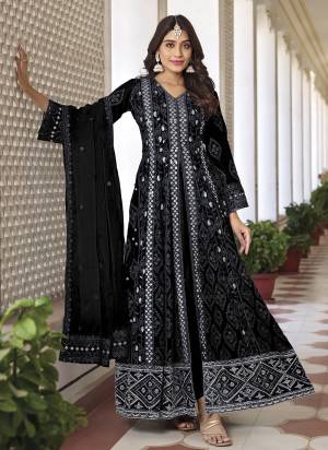 Attrective Looking These Anarkali Suit in Fine Colored Pair With Bottom And Dupatta.These Top Are Faux Georgette And Dupatta Are Fabricated On Organza Pair With Dull Santoon Bottom.Its Beautified With Heavy Designer Sequance,Thread Embroidery Work.