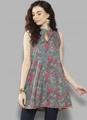 Attrective These Beautiful Designer Readymade Kurti.These Kurti is Fabricated On Polyester.Its Beautified With Designer Printed.